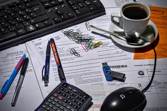 bookkeeper, accountant, office, payable vs receivable